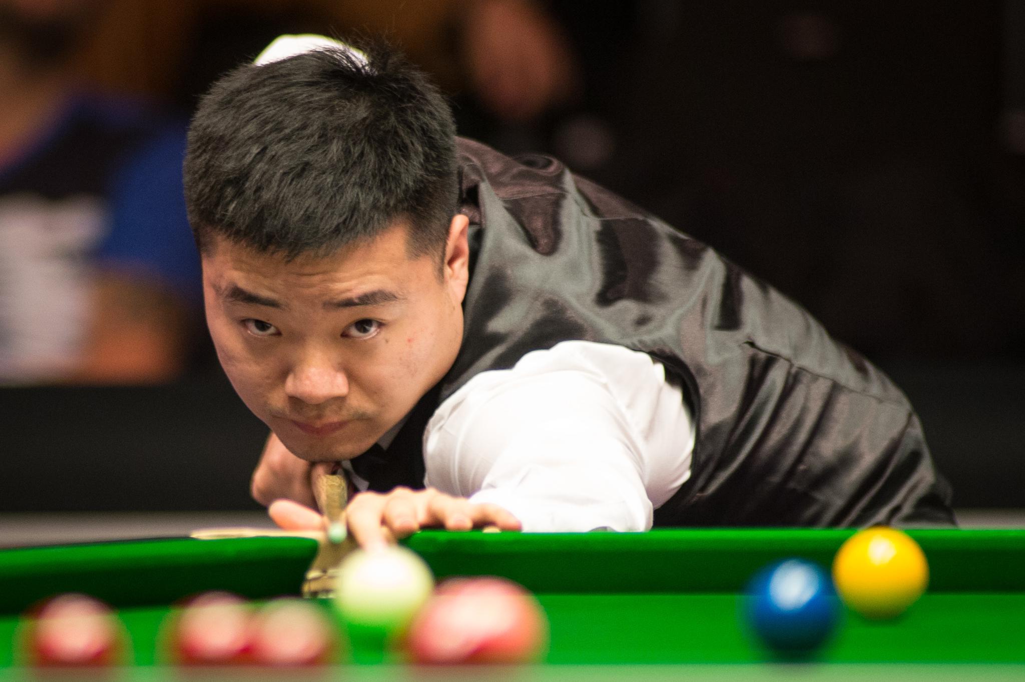 紧随其后排 紧随其后排