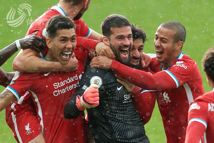 足球场上瞬 足球场上瞬